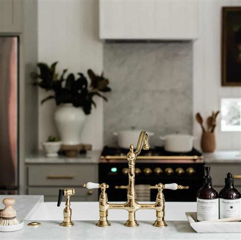 32 Gold Kitchen Faucet Fixtures That Are Totally In Style