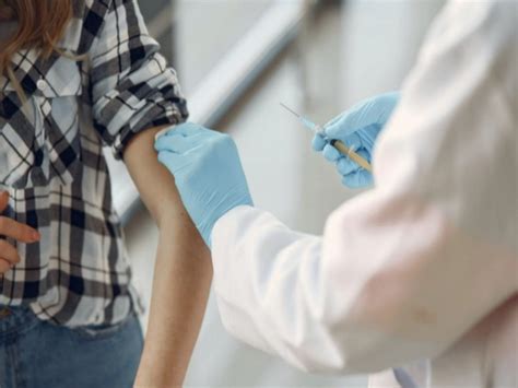 Pfizer jab side effects in 12-15 year olds at high risk of COVID-19 ...