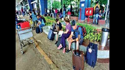 Number of international flyers and flights drops at Lohegaon airport ...