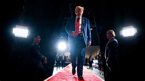 Trump’s Rambling Speeches Reinforce Question of Age - The New York Times