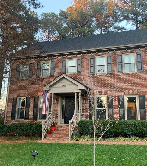 The 5 Best Shutter Colors for Brick Exteriors (HOA-FRIENDLY!)