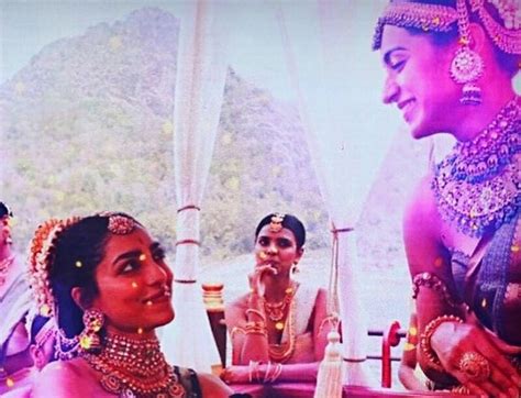 மணிரத்னத்துடன் ஜாலியாக வைப் செய்த சோபிதா.. அட இவங்க தான் வானதி ...