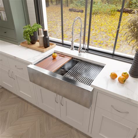 Stainless Steel Farmhouse Sinks: Modern Elegance