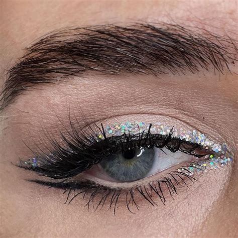 Rezultat imagine pentru Double Winged Eyeliner Tutorial