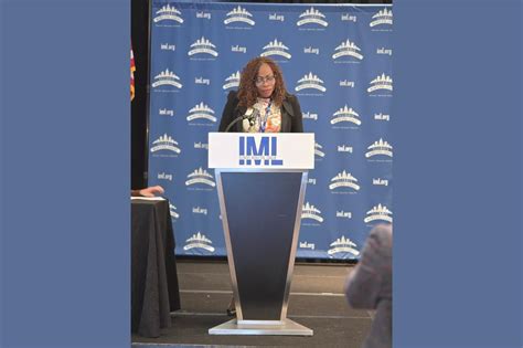 Mayor Chalmers-Currin becomes first Black woman to lead IML