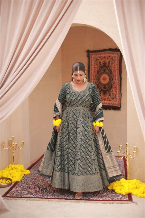 Kidar B. Green Silk Sequin Embellished Anarkali Set– Kidar Textile Mills