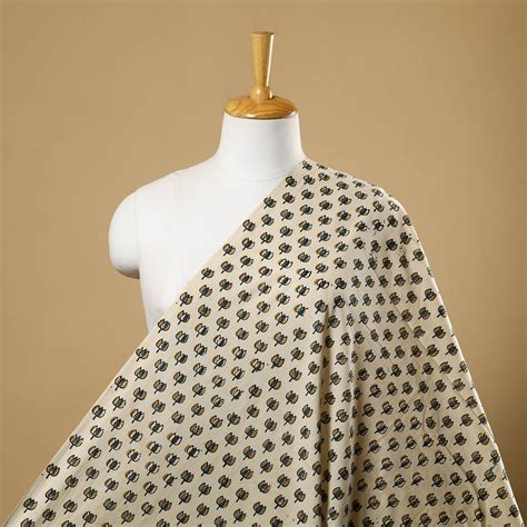Buy Block Print Cotton Natural Dyed Ajrakh Fabric – iTokri आई.टोकरी