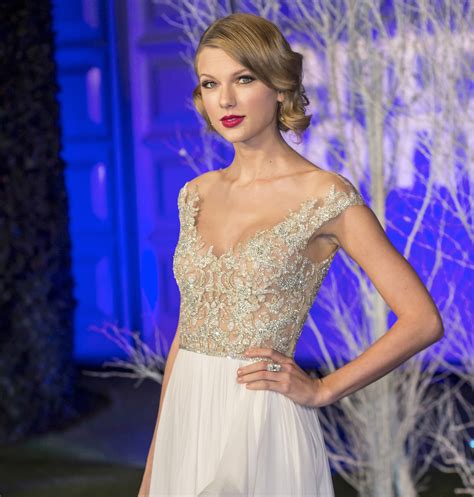 Taylor Swift Boob Job? Ready For It Singer Sparks Rumors