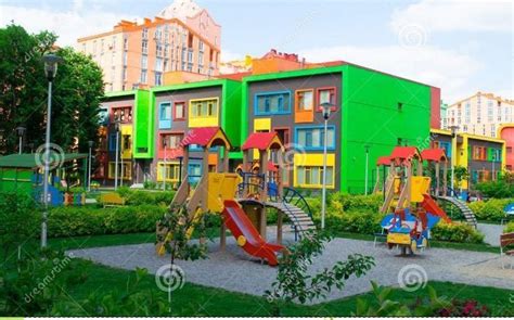 21.Colour the picture of school and write the list of things we do in ...