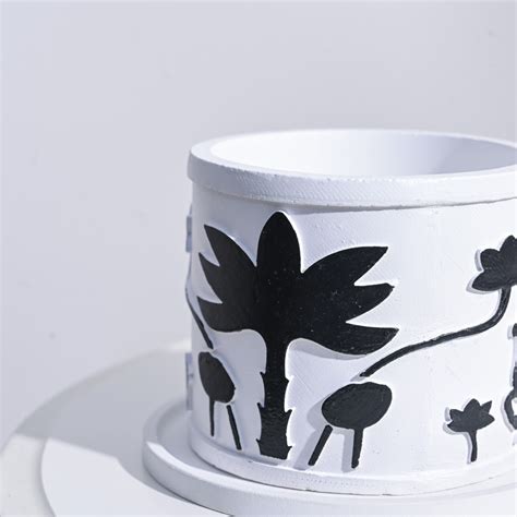 Pichwai Cement Pot – Ugaoo