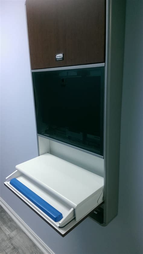 Computer Inside Wall 的图像结果