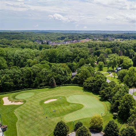 What a monument to the old school. A no nonsense, pure golf practice ...