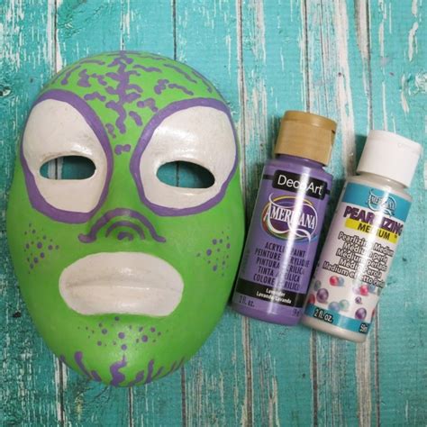 Decorative Halloween Mask DIY - Morena's Corner