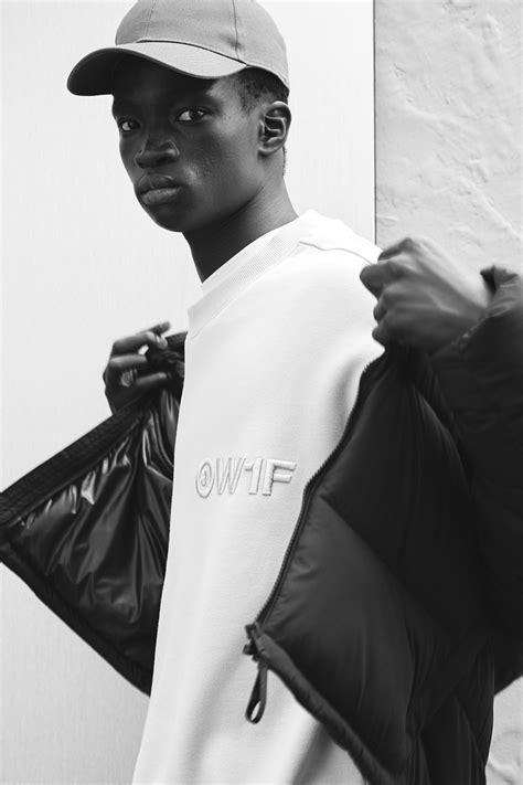 Embroidered sweatshirt - Light grey - Men | H&M IN