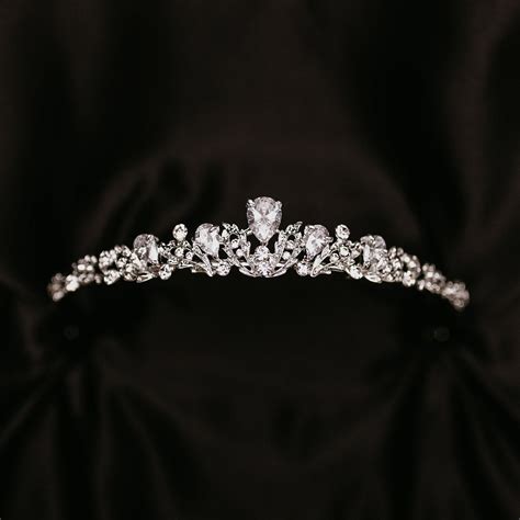 Difference Between Tiara And Crown at Fernando Smith blog