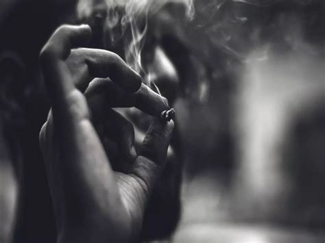 दिल्ली पुलिस ने 160 किलो गांजा ज़ब्त किया, 1 Kg छोड़ कर बाकी माल बेचा ...