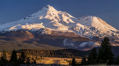 Mount Shasta is seen in stunning images after snowy weather