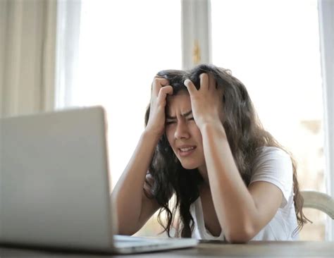 Irregular Periods in Your 20s — What’s Normal and What’s Not – Revaa