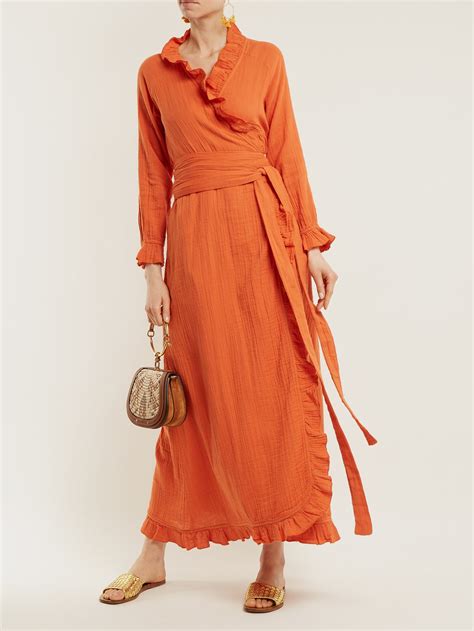 Cate Blanchett opts for a quirky burnt orange corduroy dress in Cannes ...