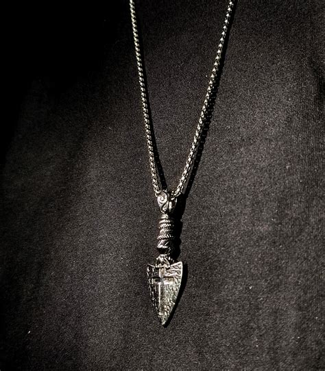 Shadow Cross pendant chain – Gonzo
