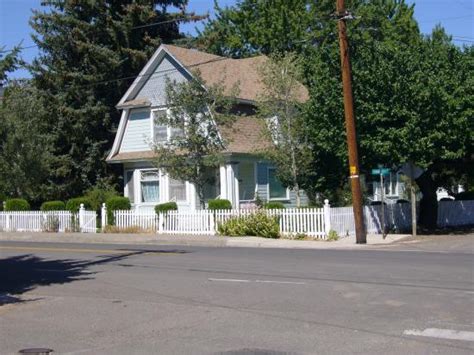 SUNRISE MOTEL (Cedarville) - Hotel Reviews & Photos - Tripadvisor
