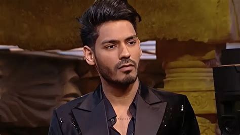 बेघर होते ही Digvijay Rathi का बड़ा ऐलान, सोशल मीडिया से मिटाई Bigg ...