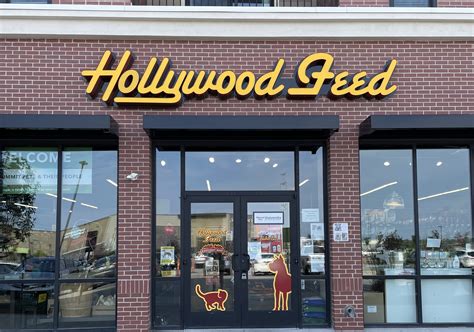 Hollywood Feed at 940 NW Pryor Rd, Lee's Summit, MO