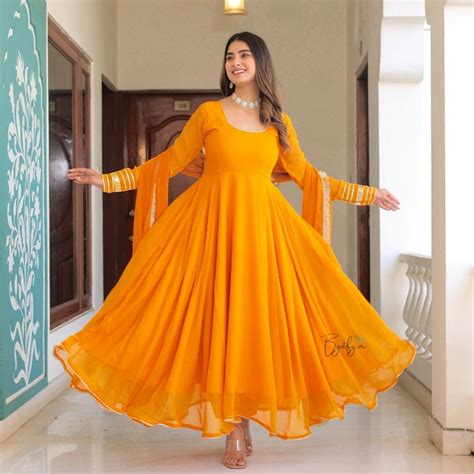 Buy Traditional Indian Ethnic Clothing Online For Women | Byutify.in