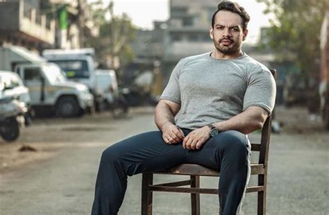 मेट्रो स्टेशन पर जन्मदिन मनाने आए थे मशहूर Youtuber गौरव तनेजा, पुलिस ...