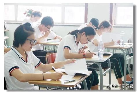 新高考第一年 直击重庆2021年高考现场-新华网