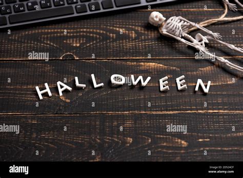 Computer Lab Halloween Decorations 的图像结果