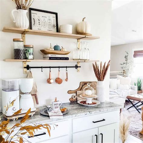 30 Elegant Kitchen Shelf Décor Ideas for a Farmhouse Look