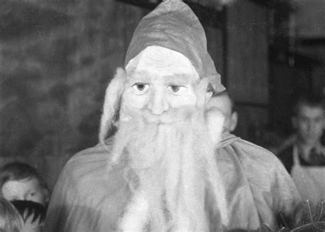 Vintage Photos of Santa Claus that Look Totally Bizarre (and ...