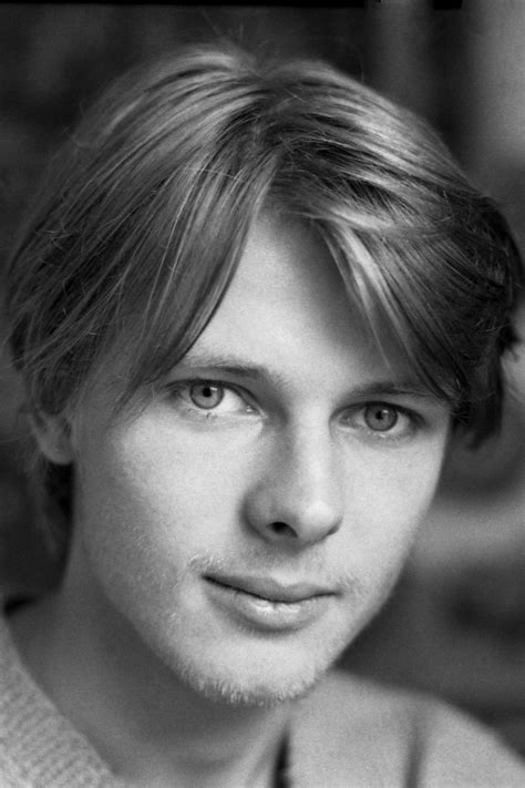 John Moulder-Brown - FilmAffinity