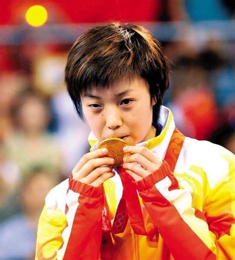 奥运冠军张怡宁为何被称为大魔王？比赛时无对手，巅峰时选择退役_东方体育