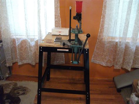 Homemade Portable Reloading Bench with Safe 的图像结果