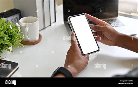 Mobile Phone On Desk 的图像结果