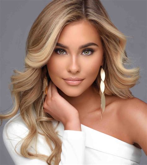 Miss Florida Teen USA 2020 Official Headshot for Miss USA 2020, the official preliminary for the ...