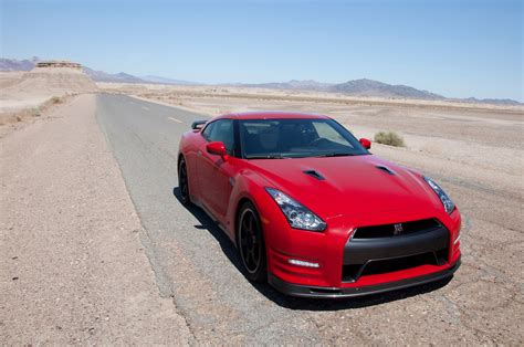 2013 GT-R Nissan Photos and Videos - MotorTrend