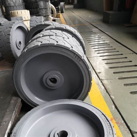 Genie GS Scissor Lift Tire Wheel Assembly 12 X 4.5 Awp Tire - Scissor ...