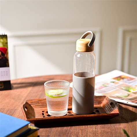 Borosilicate Glass Bottle with Cyan Slicone Sleeve - 550Ml - Market99 ...