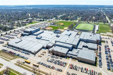 Valley High School in West Des Moines, IA - Homes.com