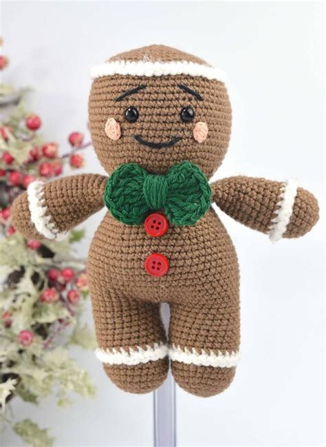 Free No-Sew Crochet Gingerbread Man Pattern - Zamiguz
