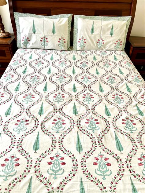 Tanvi Block Printed White Cotton Bedsheet(90x108) – Looms & Clay