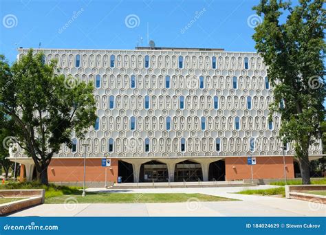 FULLERTON CALIFORNIA - 22 MAY 2020: Pollack Library on the Campus of ...