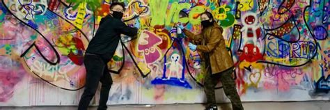 Spray Paint ‘n’ Sip Chicago Street Art Workshop