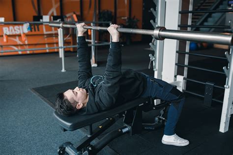 Skull crusher | Strength Transforming Center