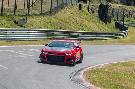 2018 Chevrolet Camaro ZL1 1LE becomes fastest Camaro ever on the Nürburgring | DriveMag Cars