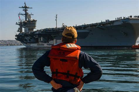 U.S. Navy Rushes to Fuel USS Abraham Lincoln for Urgent Pacific Deployment - Naval News - speed of uss abraham lincoln