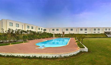 Four Points By Sheraton Hotels in Samalkha, Delhi with Prices, Photos ...